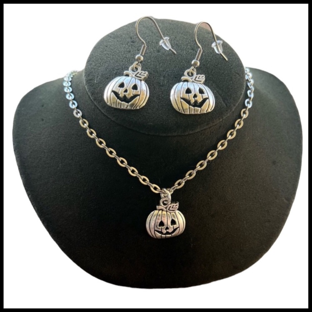 Jack o lanterns Halloween pumpkin silver set necklace + earrings spooky goth